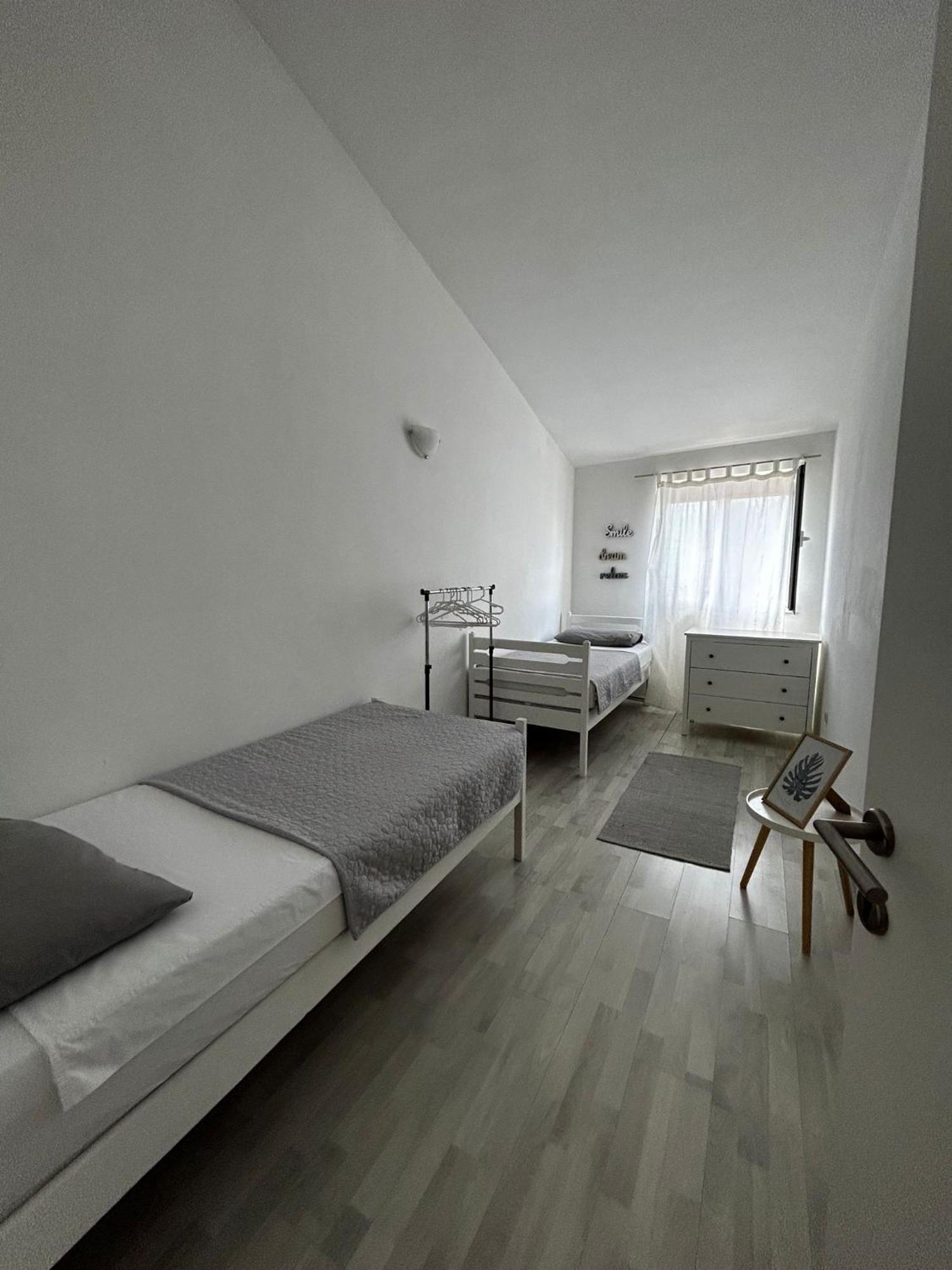 Apartments Petrovic Pirovac Exterior photo